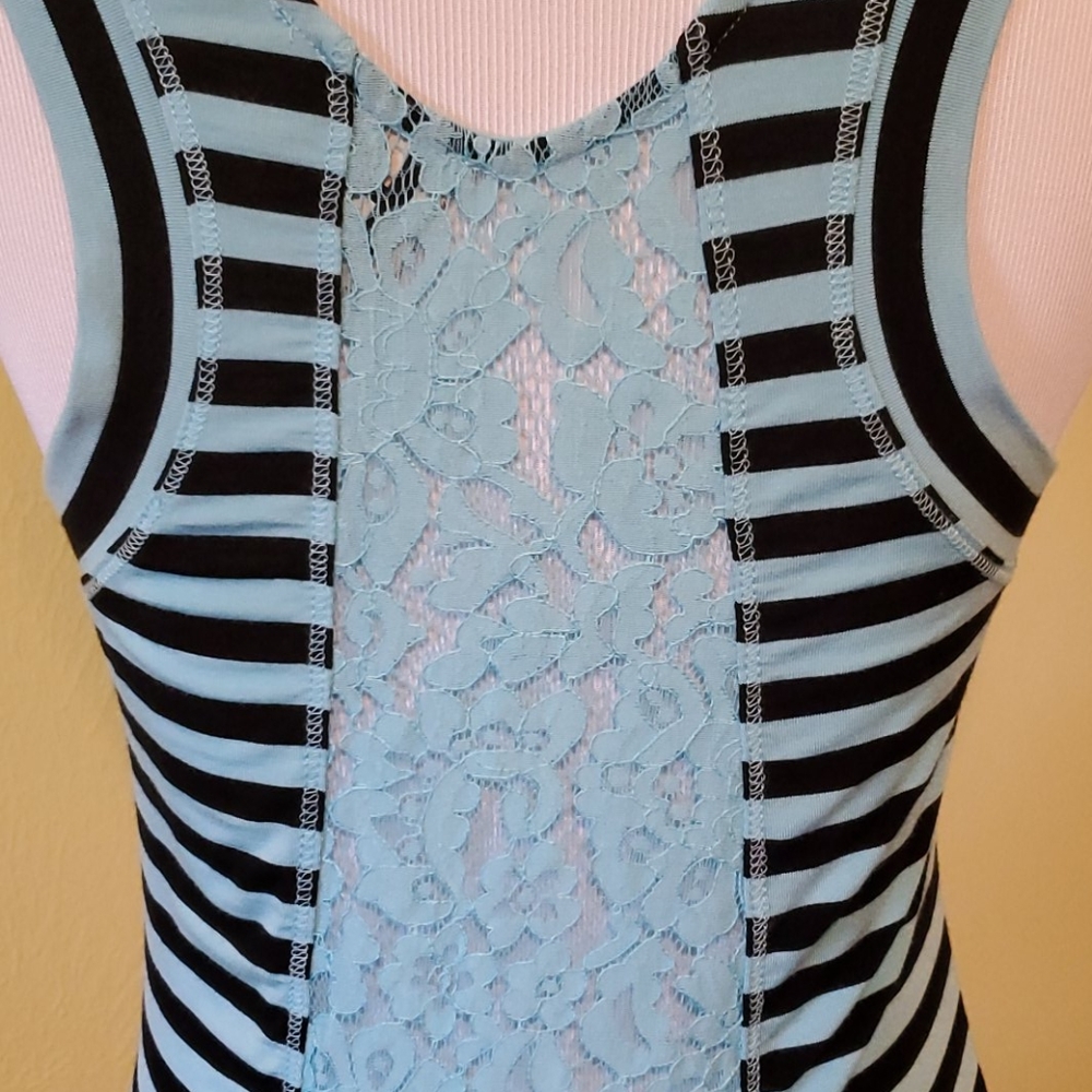 H by bordeaux Lace Back Tunic Tank